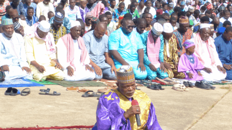 Région de la Kara : les fidèles musulmans prient pour la paix, la cohésion sociale et la sécurité à l’occasion de la Tabaski